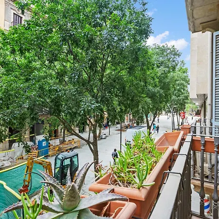 Quiet, Vibrant 2 Bedroom In Pedestrian Eixample Apartment Barcelona