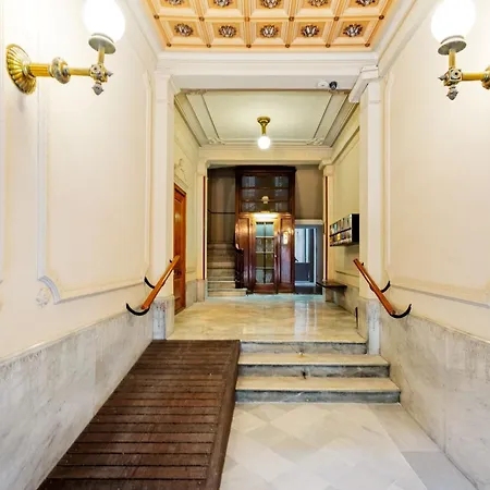 דירה Quiet, Vibrant 2 Bedroom In Pedestrian Eixample ברצלונה