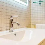 Apartment Quiet, Vibrant 2 Bedroom In Pedestrian Eixample *