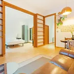 Quiet, Vibrant 2 Bedroom In Pedestrian Eixample *
