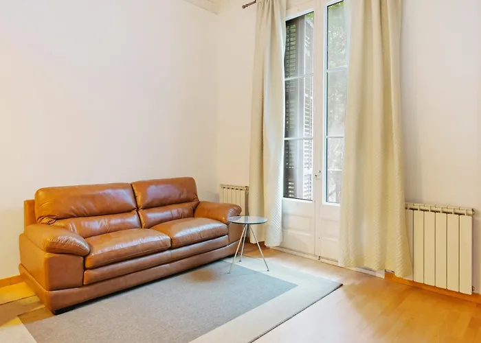 Quiet, Vibrant 2 Bedroom In Pedestrian Eixample Apartamento