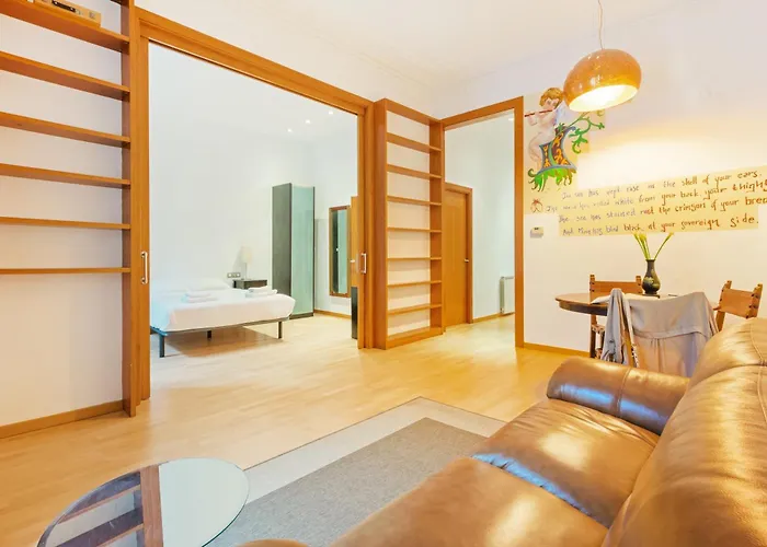 Quiet, Vibrant 2 Bedroom In Pedestrian Eixample *