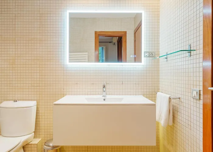 Quiet, Vibrant 2 Bedroom In Pedestrian Eixample Apartamento *