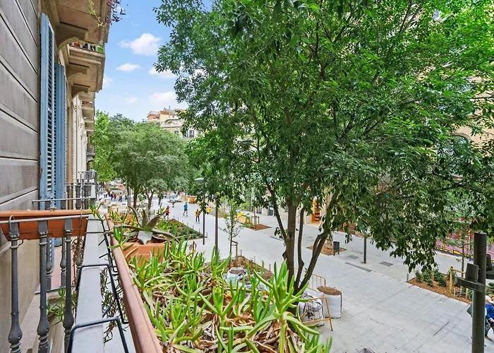 Quiet, Vibrant 2 Bedroom In Pedestrian Eixample *