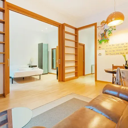 Quiet, Vibrant 2 Bedroom In Pedestrian Eixample *