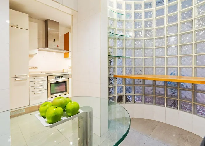 Quiet, Vibrant 2 Bedroom In Pedestrian Eixample *
